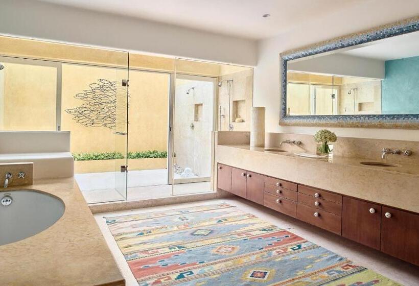 Four Seasons Resort Punta Mita