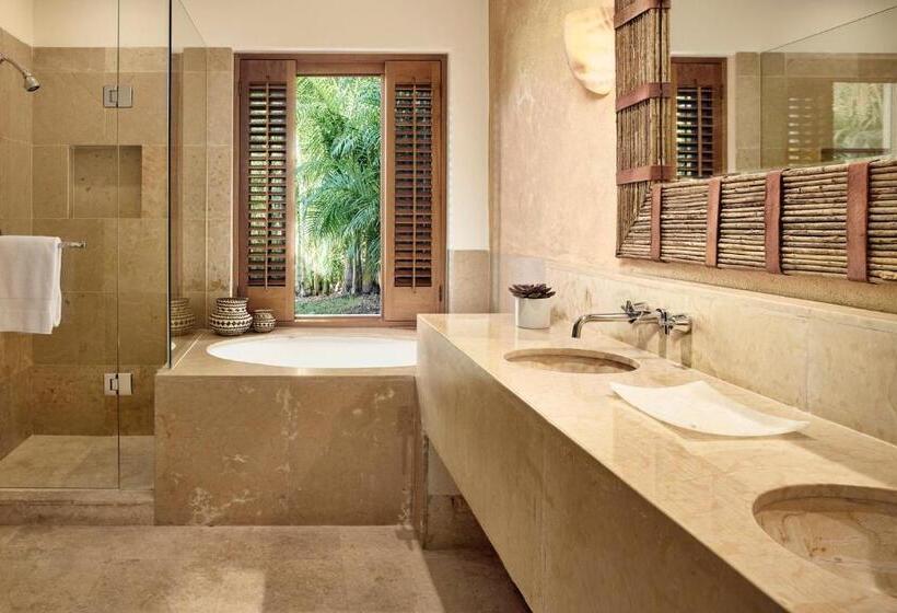 Four Seasons Resort Punta Mita