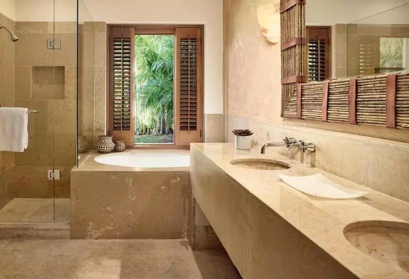 Four Seasons Resort Punta Mita