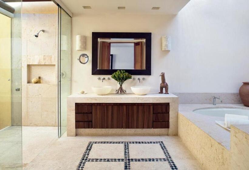 Four Seasons Resort Punta Mita