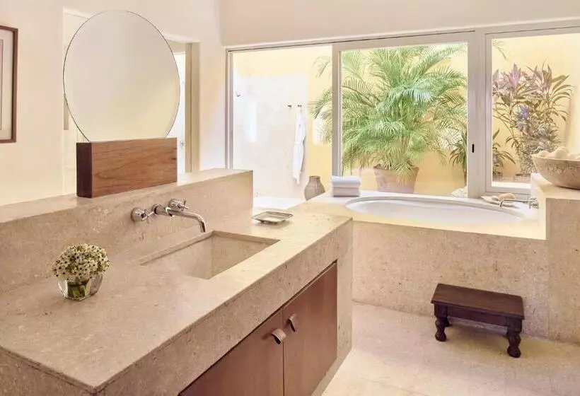 Four Seasons Resort Punta Mita