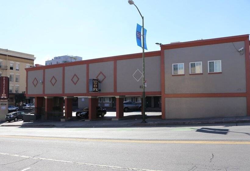 בית מלון כפרי Alexis Park