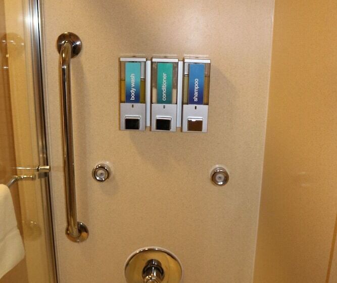 בית מלון כפרי Alexis Park