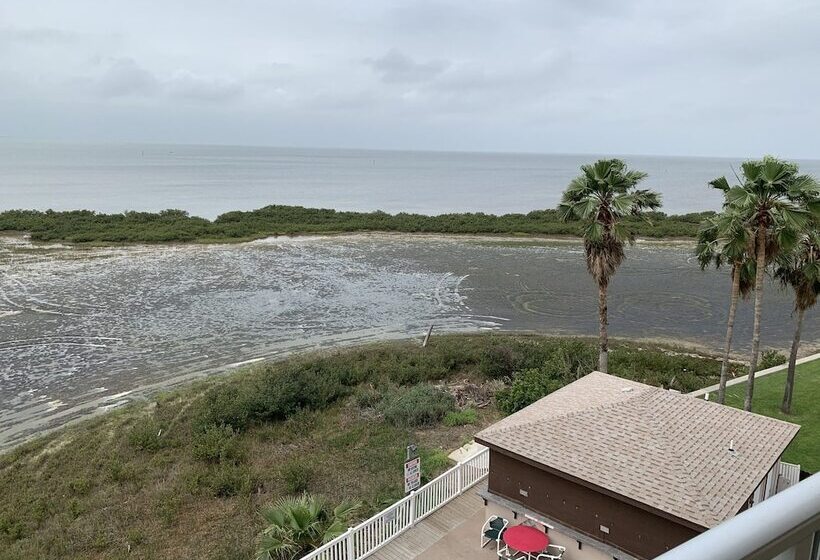 ホテル Blue Bay Inn And Suites