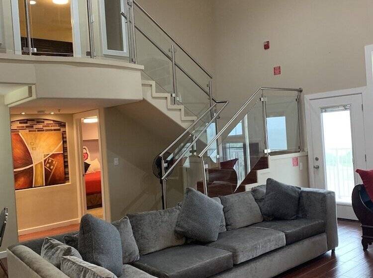 ホテル Blue Bay Inn And Suites