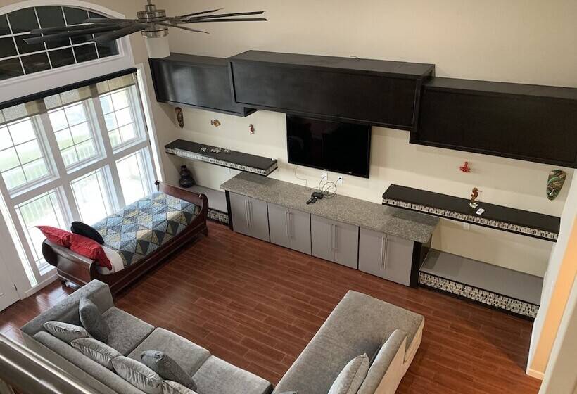 ホテル Blue Bay Inn And Suites