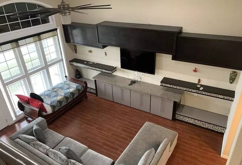 酒店 Blue Bay Inn And Suites