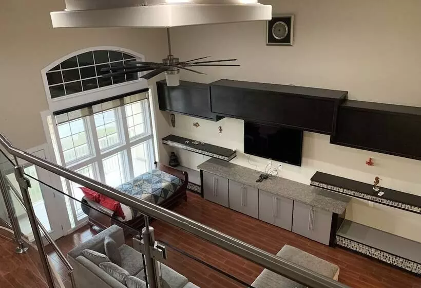 酒店 Blue Bay Inn And Suites