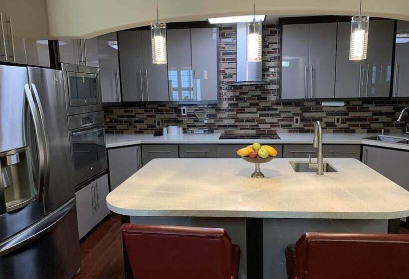 ホテル Blue Bay Inn And Suites