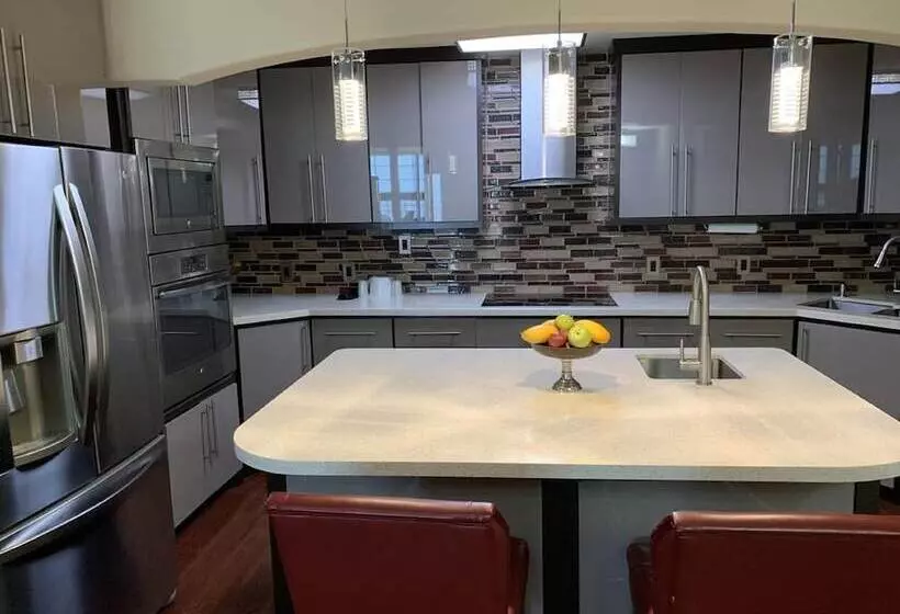 酒店 Blue Bay Inn And Suites