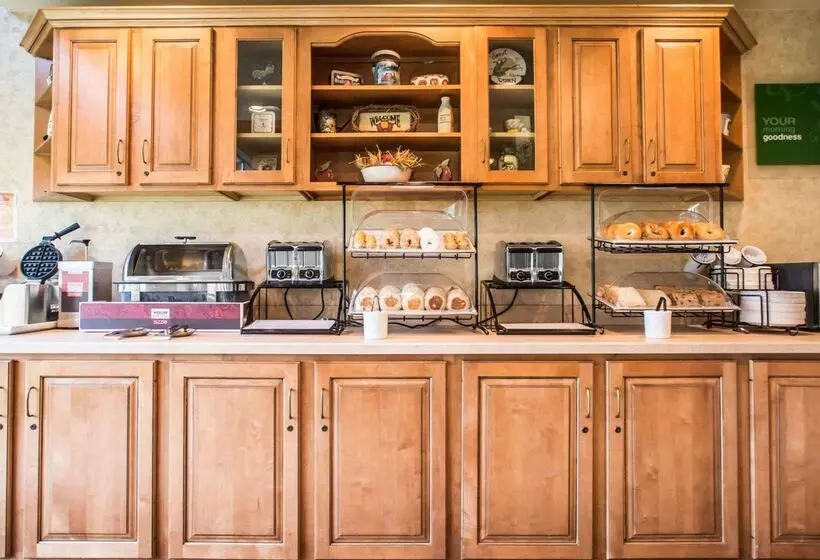 Отель Comfort Inn Pocono Lakes Region