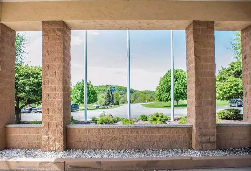 Отель Comfort Inn Pocono Lakes Region