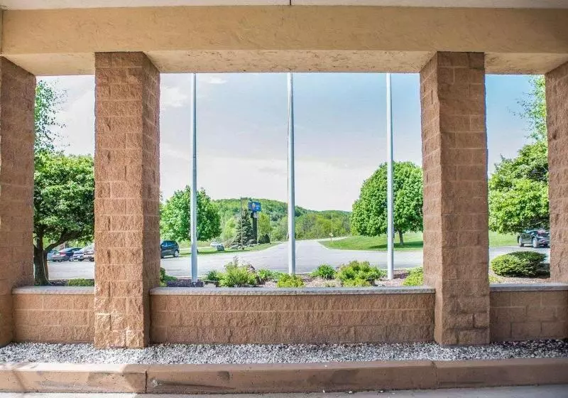 Отель Comfort Inn Pocono Lakes Region