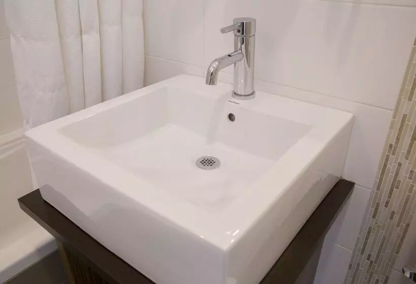 Condor Hotel By Luxurban