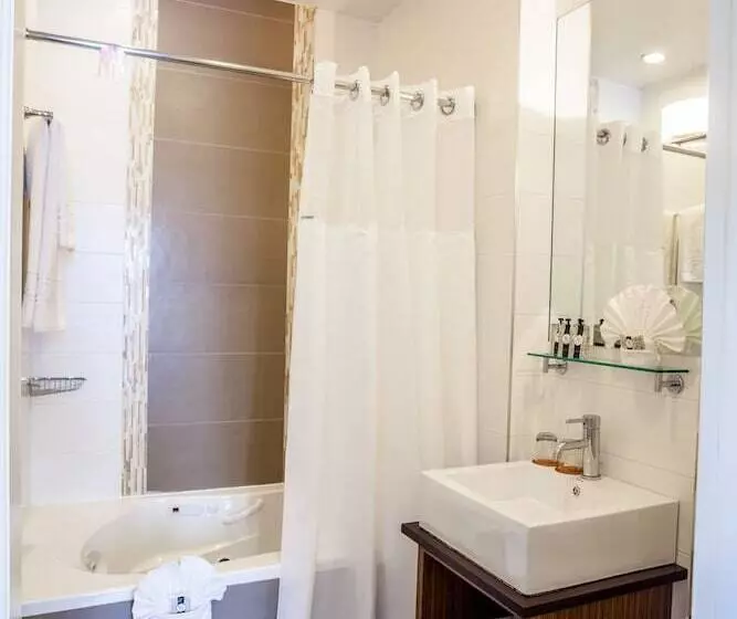 Condor Hotel By Luxurban