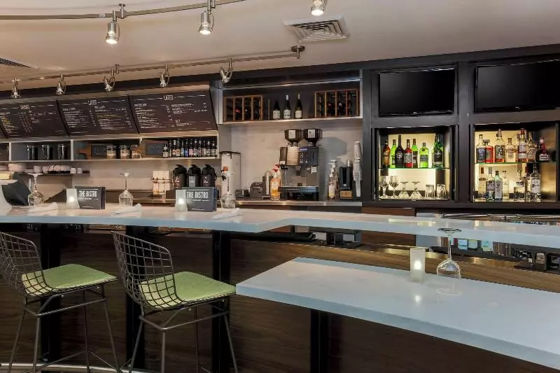 Отель Courtyard By Marriott Potomac Mills Woodbridge