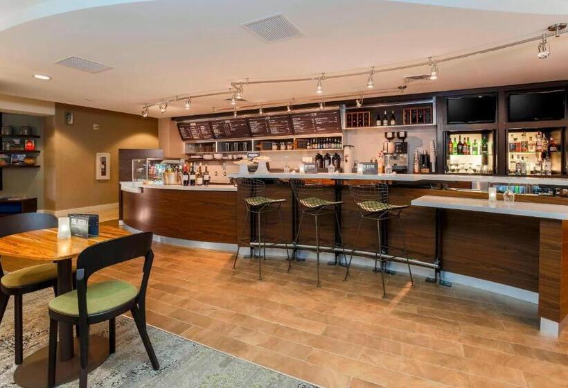 호텔 Courtyard By Marriott Potomac Mills Woodbridge