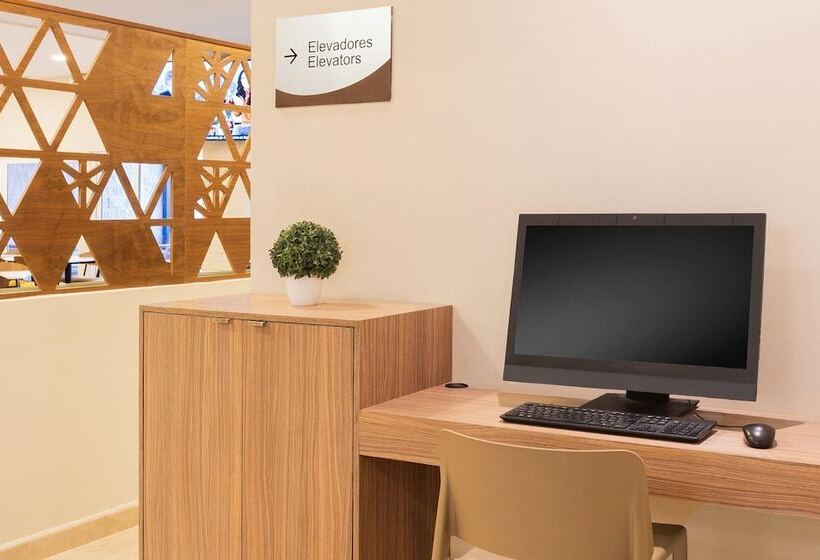 Hotel Fairfield By Marriott Los Cabos