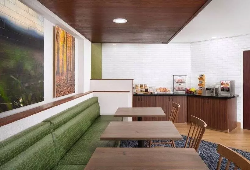 Отель Fairfield Inn & Suites By Marriott Jacksonville