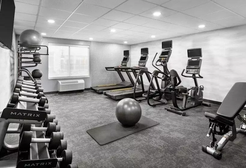 Отель Fairfield Inn & Suites By Marriott Jacksonville