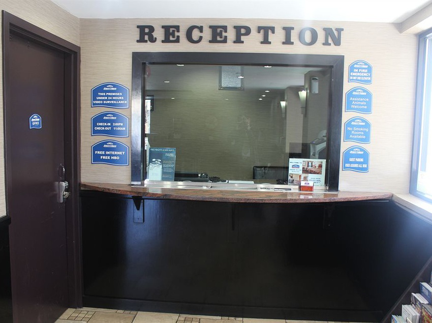 فندق Howard Johnson Inn Queens