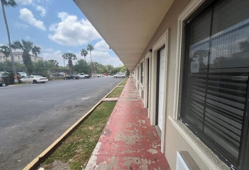 Отель La Copa Inn Brownsville