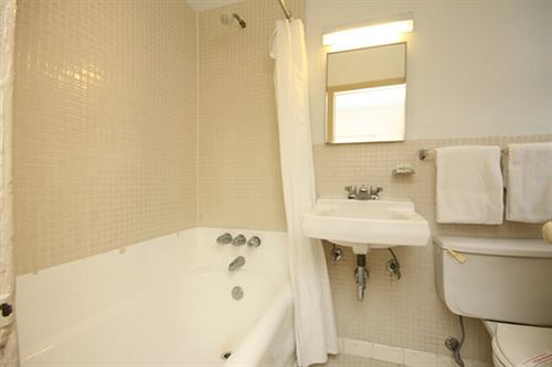 Leamington Hotel  Downtown / Port Of Miami