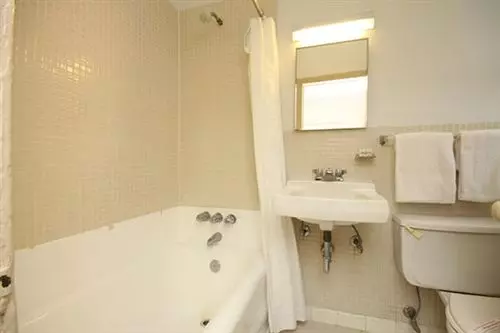 Leamington Hotel Downtown / Port Of Miami