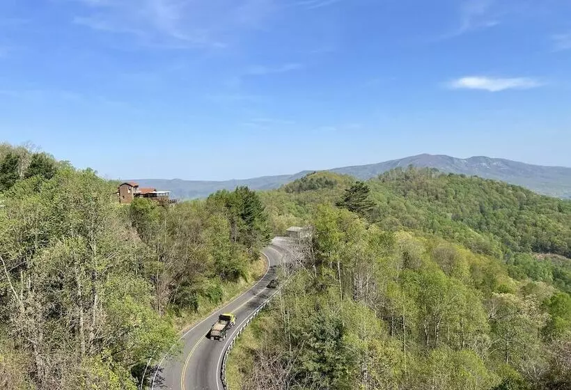 ホテル Skyline Village Inn