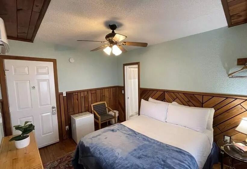 ホテル Skyline Village Inn