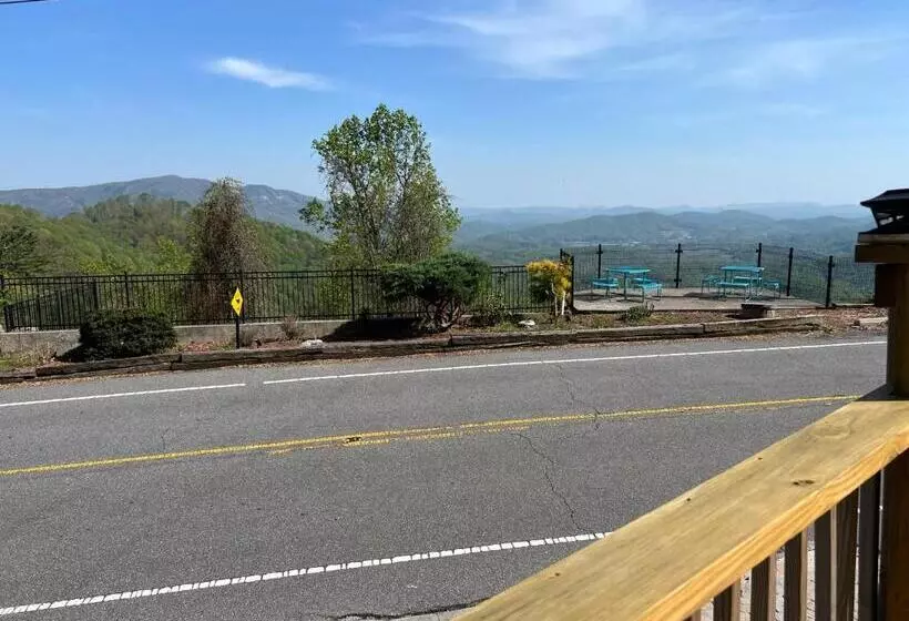 ホテル Skyline Village Inn