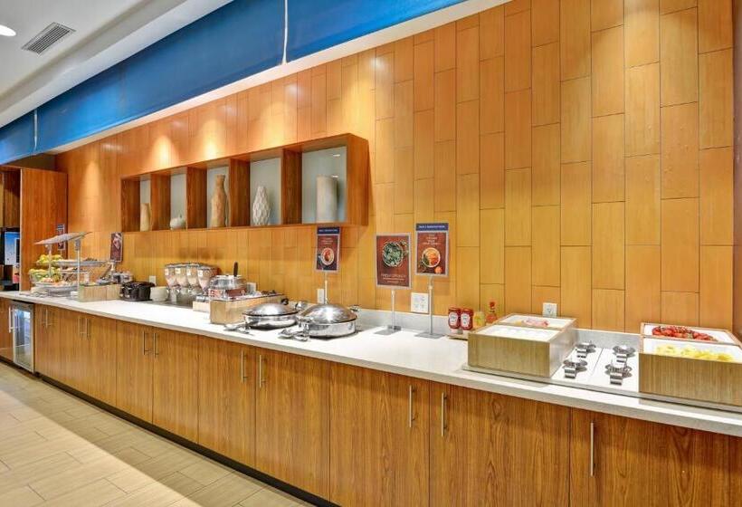 Отель Springhill Suites Cincinnati Airport South