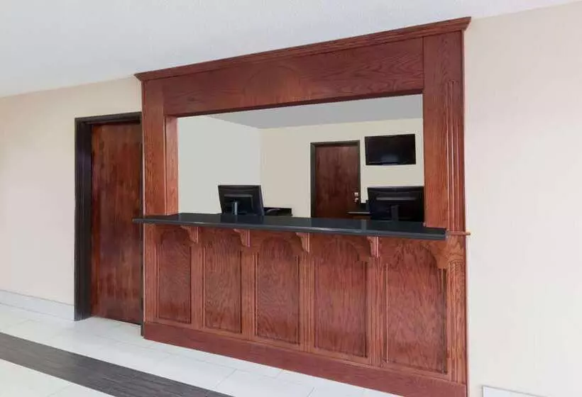 ホテル Super 8 South By Wyndham