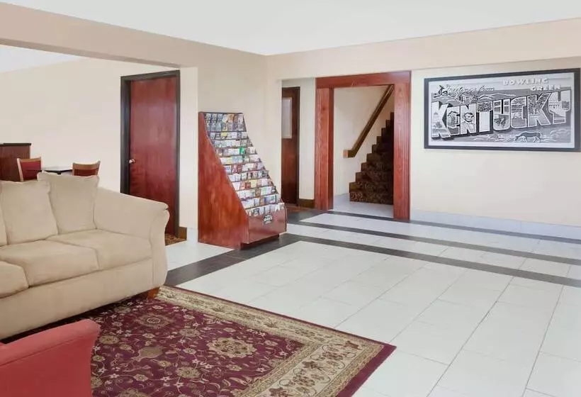 ホテル Super 8 South By Wyndham