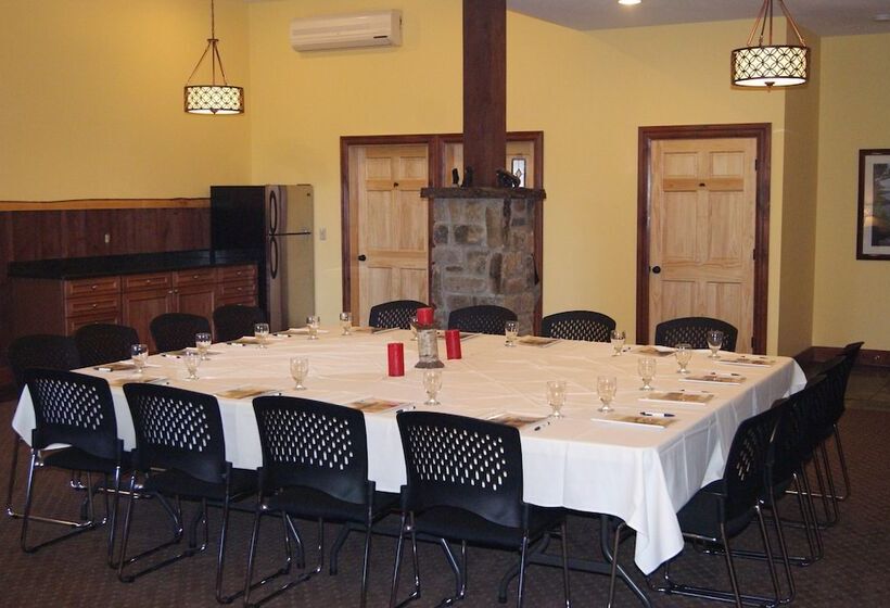 فندق The Lodges At Cresthaven