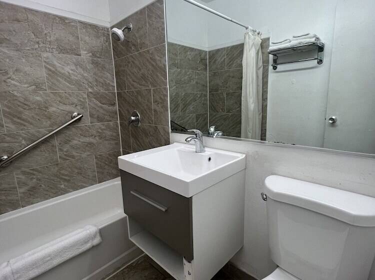 בית מלון כפרי University Inn Chico