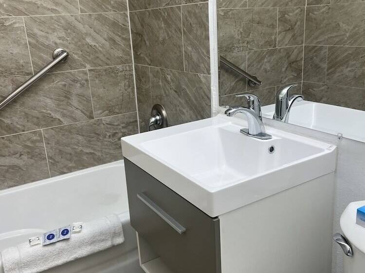 בית מלון כפרי University Inn Chico