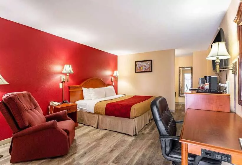 모텔 Econo Lodge Inn & Suites