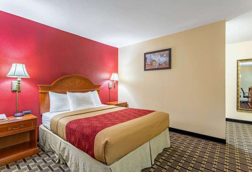 Мотель Econo Lodge Inn & Suites