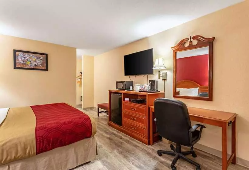 모텔 Econo Lodge Inn & Suites