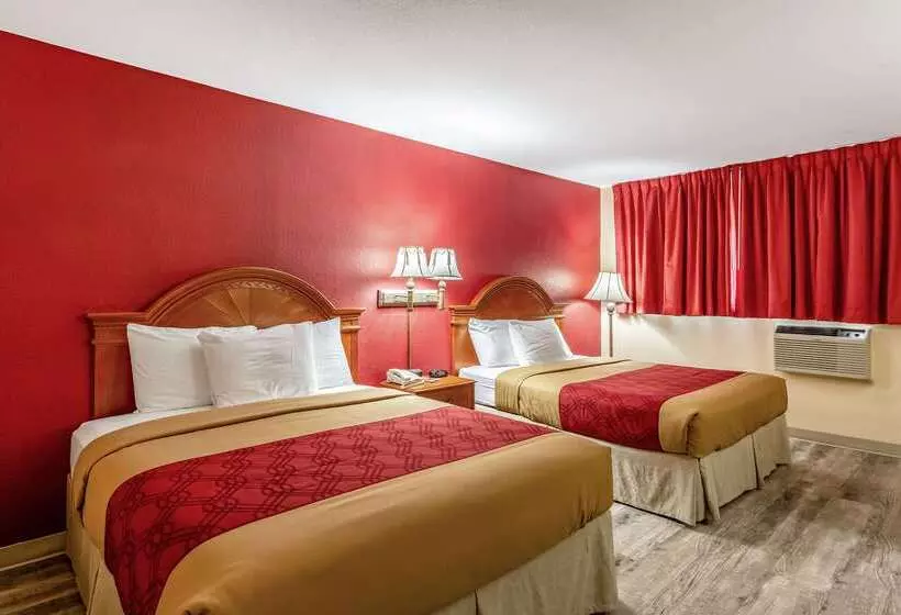 모텔 Econo Lodge Inn & Suites