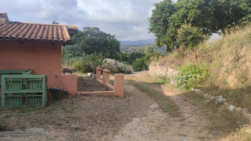 Nocleg ze śniadaniem Il Nuraghe