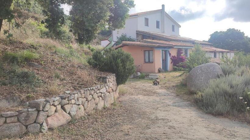 Nocleg ze śniadaniem Il Nuraghe