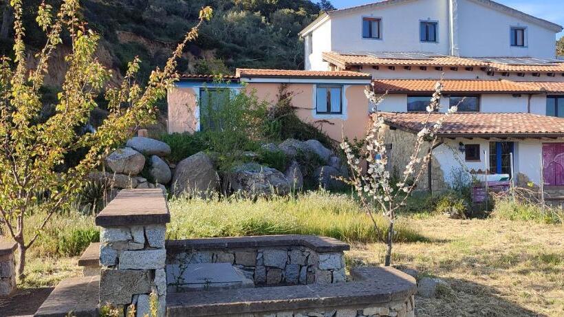 Nocleg ze śniadaniem Il Nuraghe