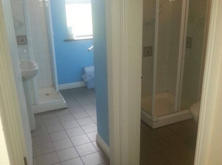 Courtbrack Accommodation   Hostel