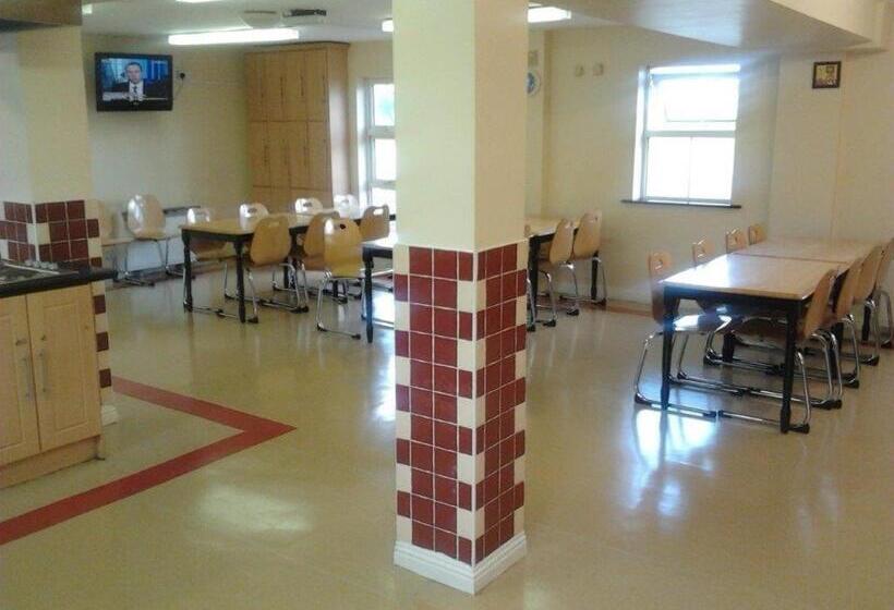 Courtbrack Accommodation   Hostel