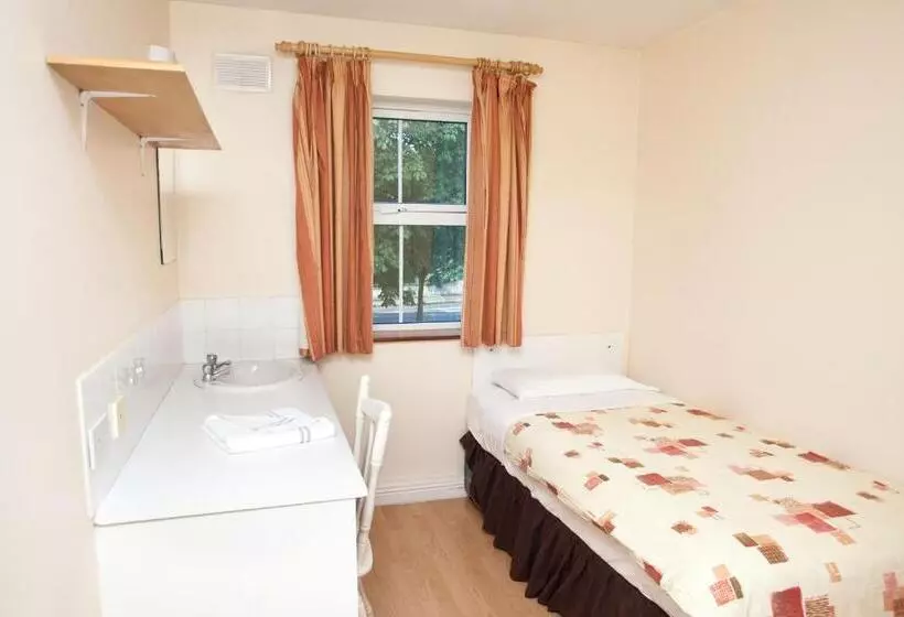 Courtbrack Accommodation   Hostel