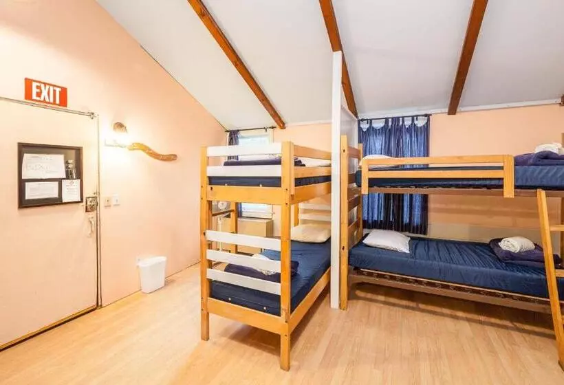Hi Martha S Vineyard   Hostel