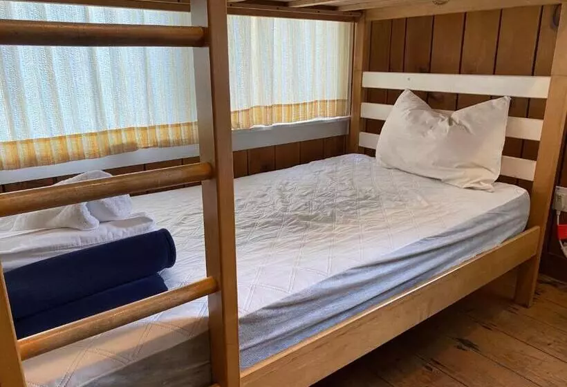 Hi Martha S Vineyard   Hostel