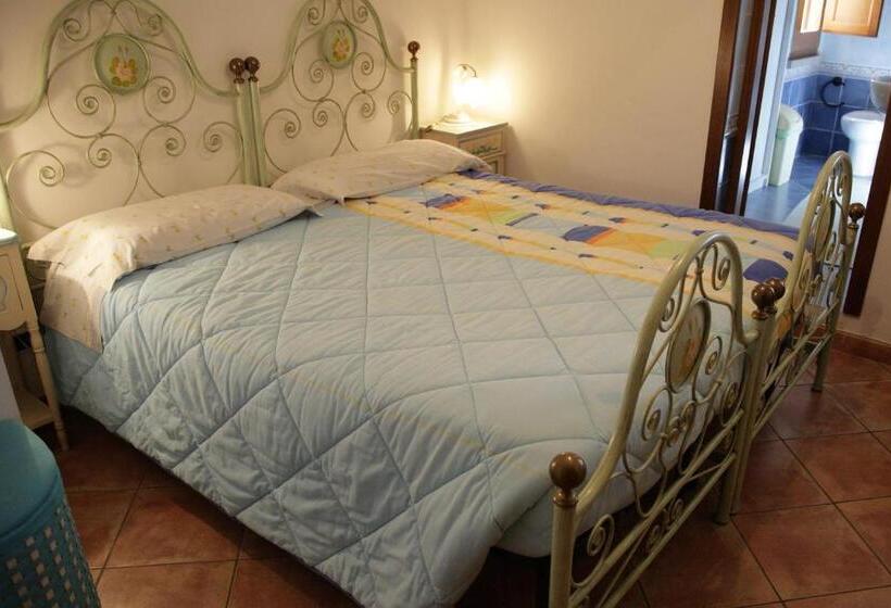 Отель Su Livariu